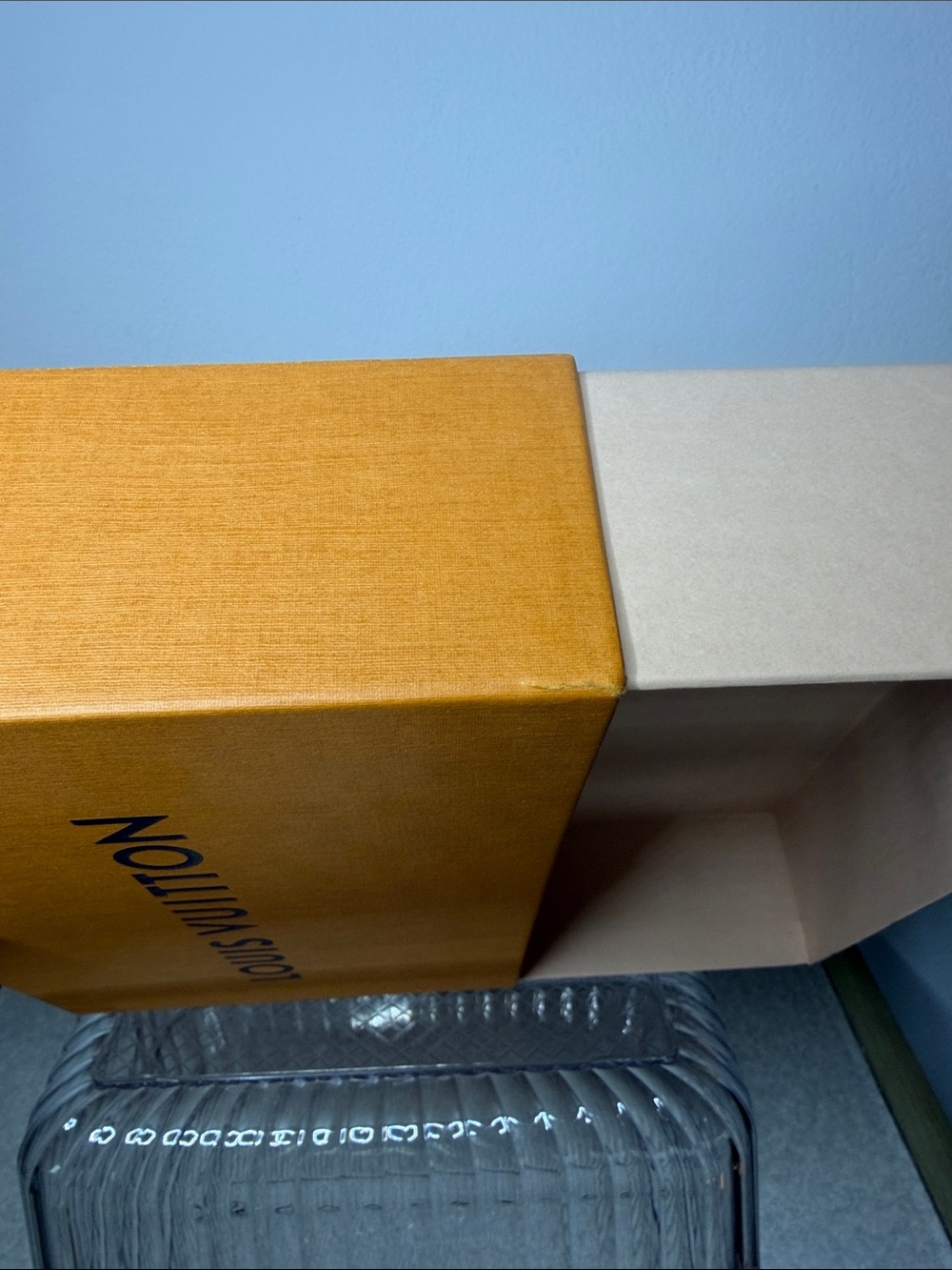 Louis Vuitton Accessory Box - Picture 2 of 2